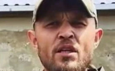 Aleksander Lunin denuncia le torture al fronte, arrestato: la brutalità di Putin