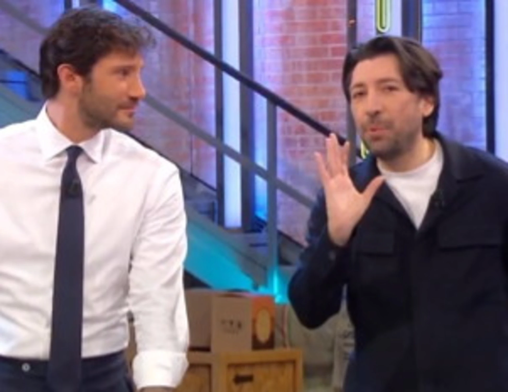 Affari tuoi, Herbert Ballerina demolito: "Porta sf***a!"