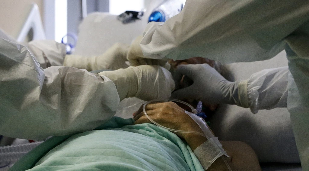 Coronavirus, dramma a Bologna: bambina di 11 anni ricoverata e intubata, è grave