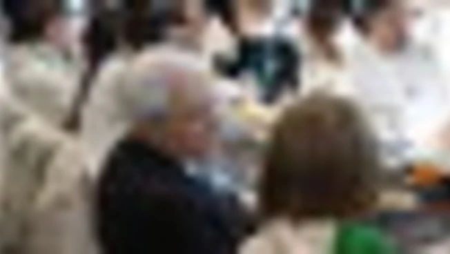 Milano Cortina, Mattarella a tavola con gli azzurri, pranzo e selfie