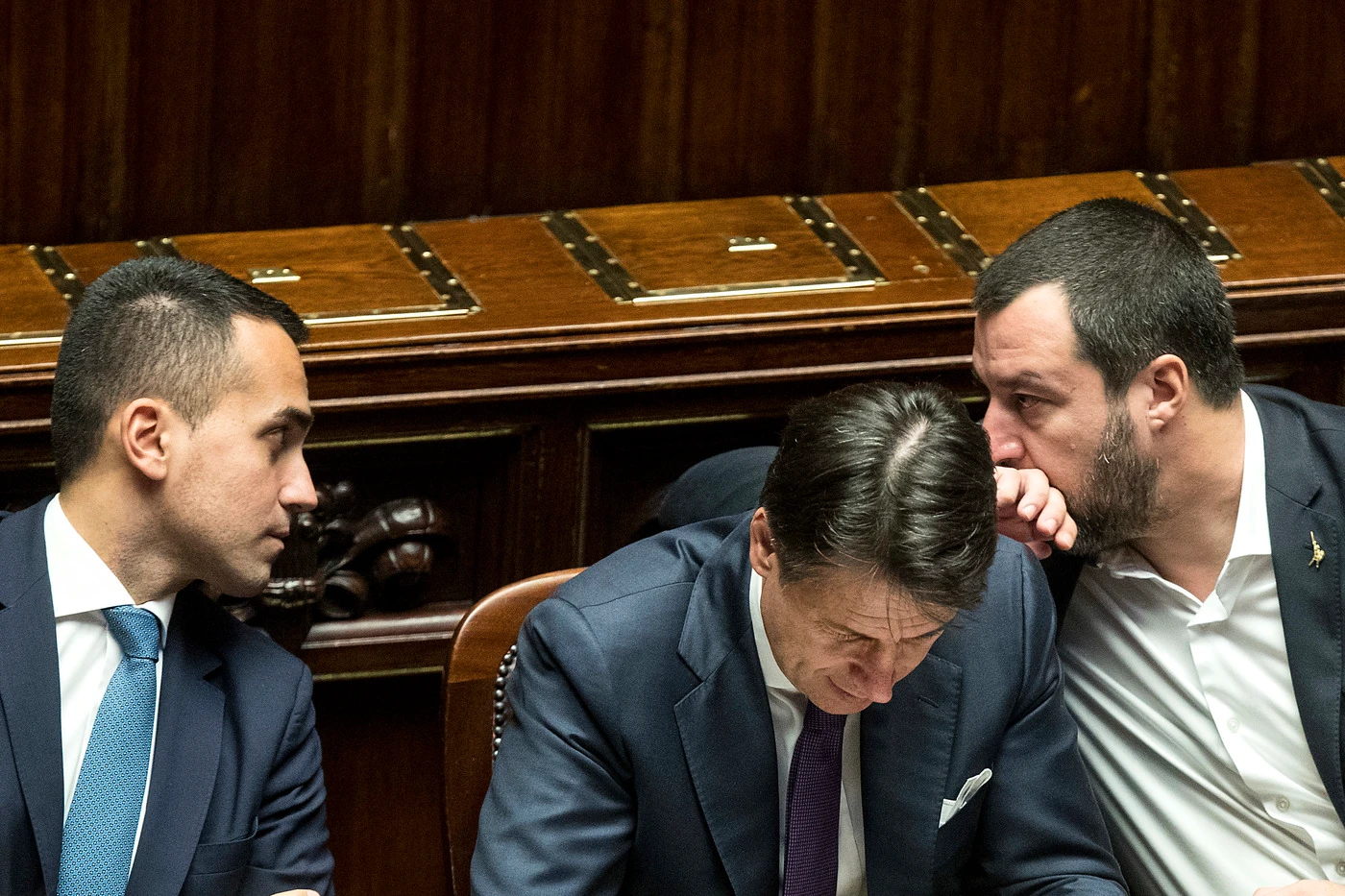 Giuseppe Conte ha in mano le sorti del governo, il retroscena e quelle voci su Salvini e Di Maio