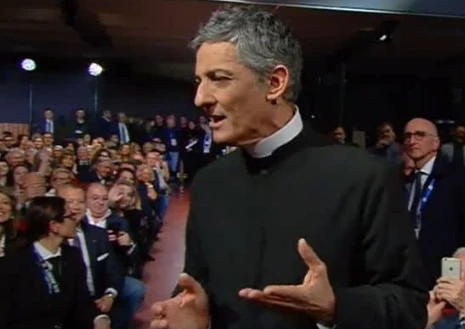 Sanremo 2020, Fiorello, la confessione dopo la prima serata: "Mi sono girato un attimo e l'ho visto nudo"