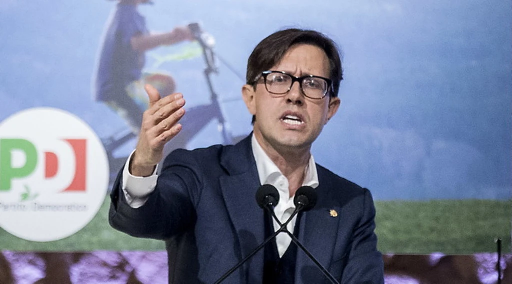 Nardella sfida Salvini e Lega: "Bandiere Ue fuori dalle finestre"