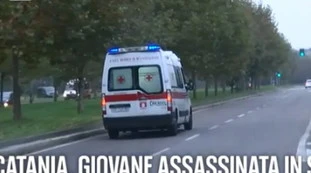 Catania, donna di 27 anni uccisa in strada con un colpo di pistola al volto. Il giallo 