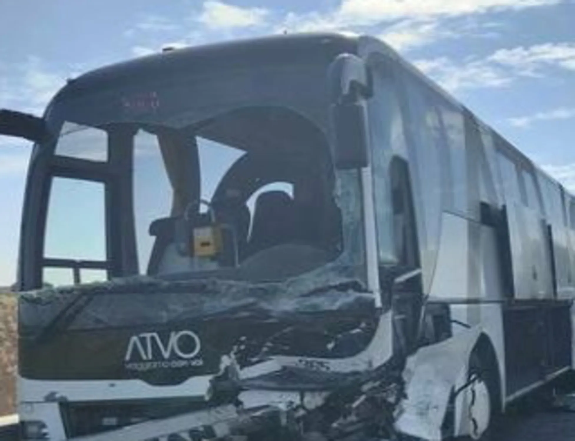 Leggi l'articolo: Auto contro un bus, un morto e 5 feriti: terribile sospetto
