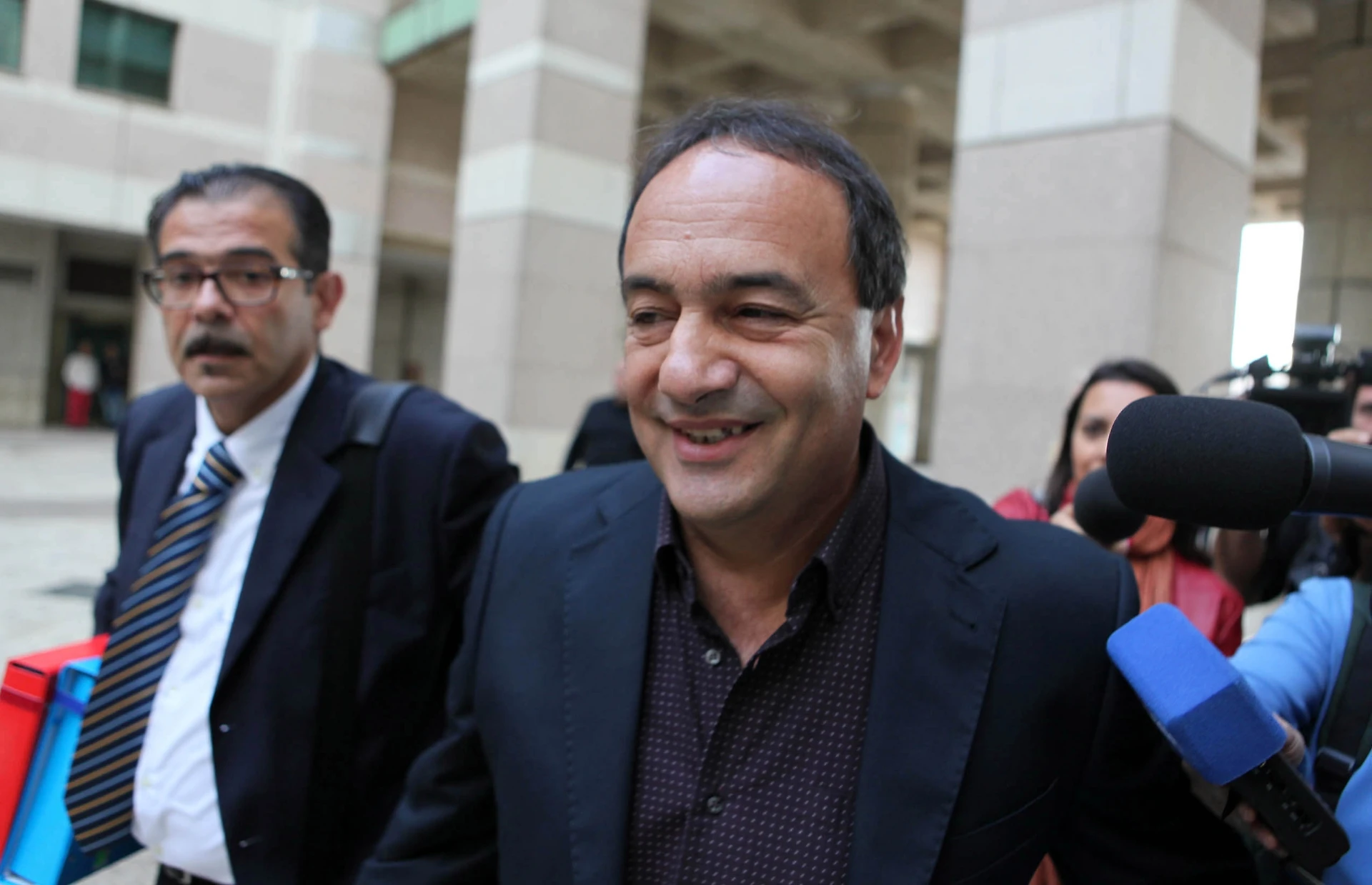 Che tempo che fa, Fabio Fazio invita Mimmo Lucano. La Lega protesta, orrore Pd: "Allora Salvini..."