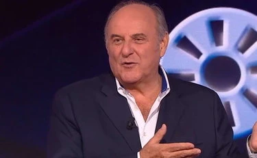 https://media.liberoquotidiano.it/ZUBif2ospjVizYuxDCcOX32WETdl0Qbw08P2ngyhfmg/width:800/quality:90/aW1hZ2VzLzIwMjUvMDkvMTkvMDgzMDQwMjM0LWE2NDA1YjRhLWM3YTItNDg5NC1hNTFkLTMzNDVjNzk0YjQyOC5qcGc.webp