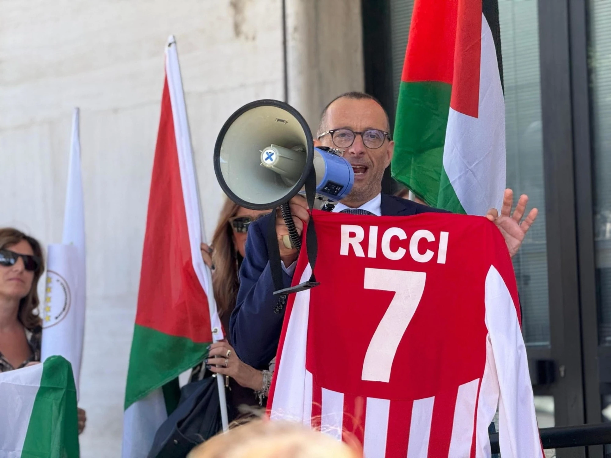 Matteo Ricci, lo sconfitto rosica e accusa il Pd: "Per ogni nostro manifesto..."