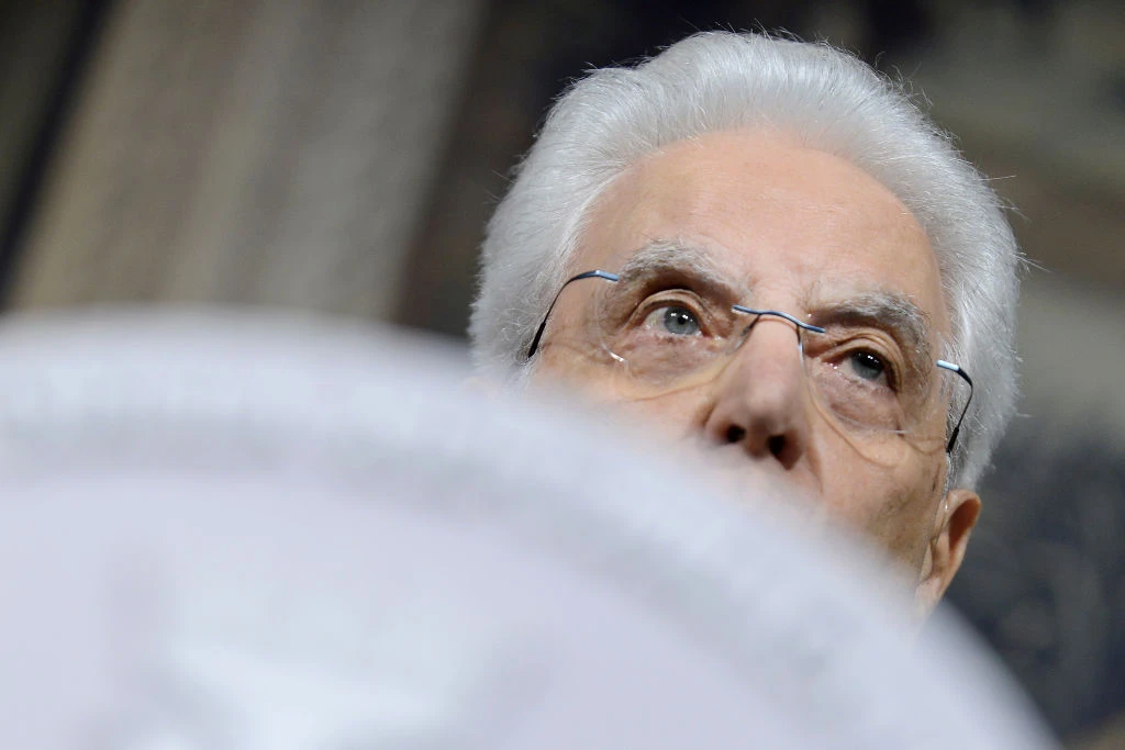 Carlo Cottarelli, premier sfiduciato per tre mesi. Il brutto sospetto su Sergio Mattarella: sarà mica che...