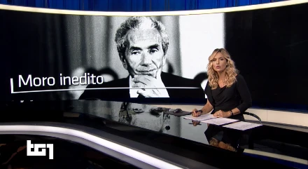 Tg1, gaffe in prima serata: "Cento anni fa nasceva Aldo Moro". Ma i conti non gli danno ragione