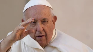 Papa Francesco, anche la sua pace ha il limite della guerra