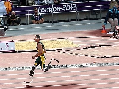 Pistorius torna in tribunale. Procura: è omicidio premeditato