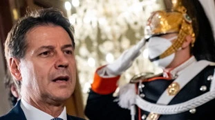 Giuseppe Conte infanga Meloni? Viene umiliato: "Lo ha rubato a te?"