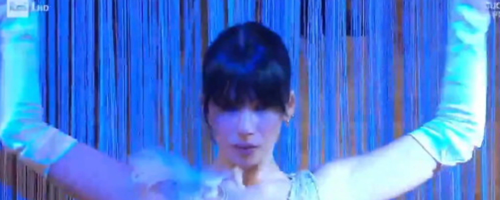 "Meno volgare <br />da mezza nuda"