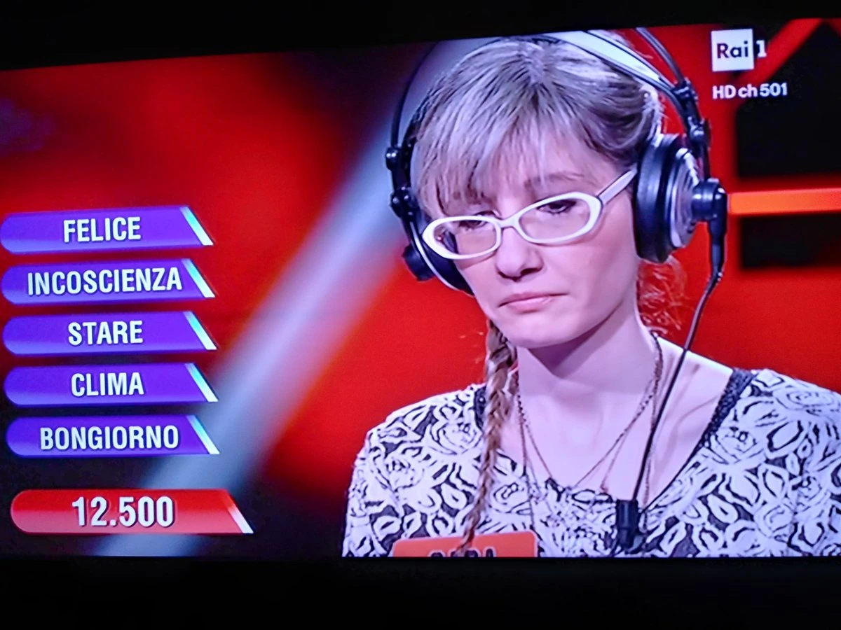 L'Eredità, Flavio Insinna ci ricasca: Ghigliottina facilissima e la campionessa vince con l'"aiutino". Ma...