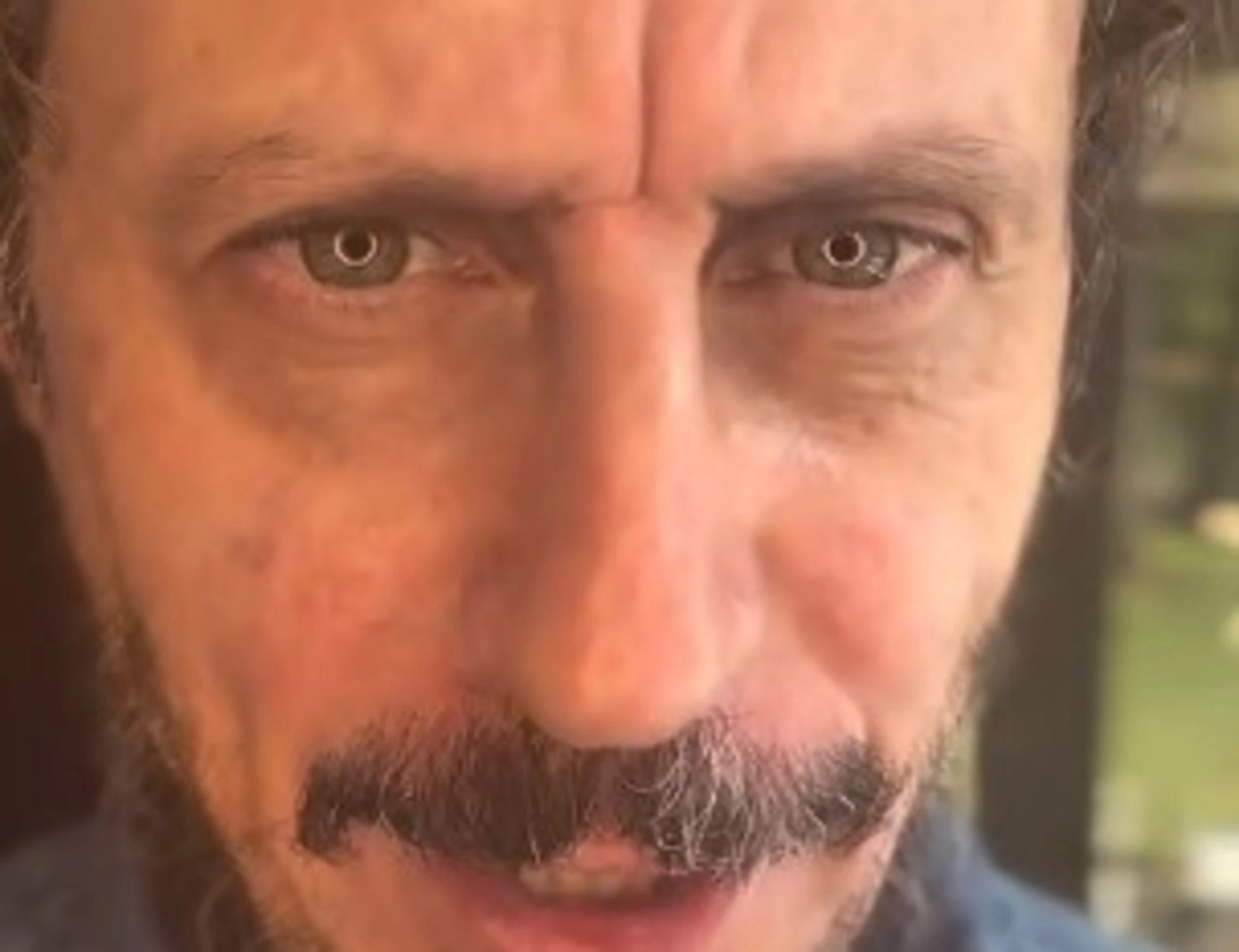Luca Bizzarri contro Toninelli: "Pubblicità raccontando i ca**i suoi"