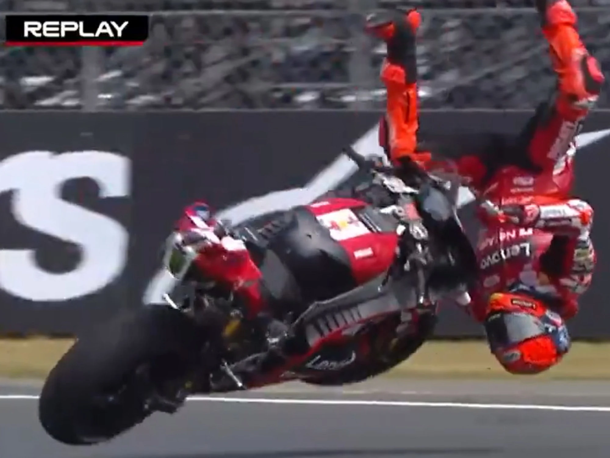 Marc Marquez, schianto terrificante e frattura: il video-choc dell'incidente