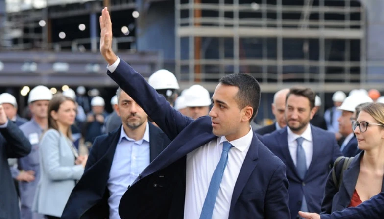 Luigi Di Maio stracciato da Matteo Salvini, le mosse per risalire nei sondaggi
