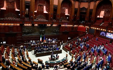 Flotilla, la sinistra occupa i banchi del governo: caos alla Camera