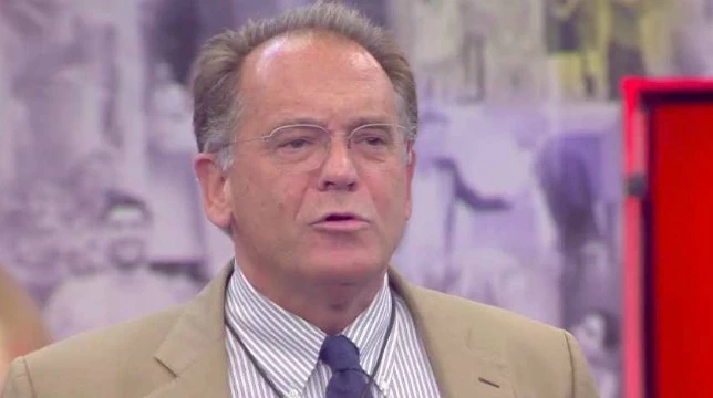 Alessandro Cecchi Paone, pesante allusione: "Le calciatrici? La metà è lesbica"