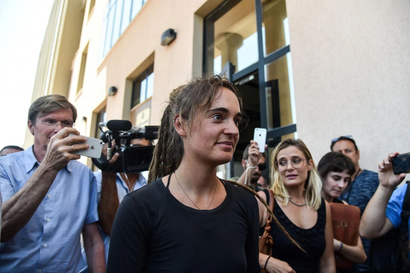 Carola Rackete invitata all'Europarlamento, Salvini, ultimo colpo di grazia: smantellato il sovranismo