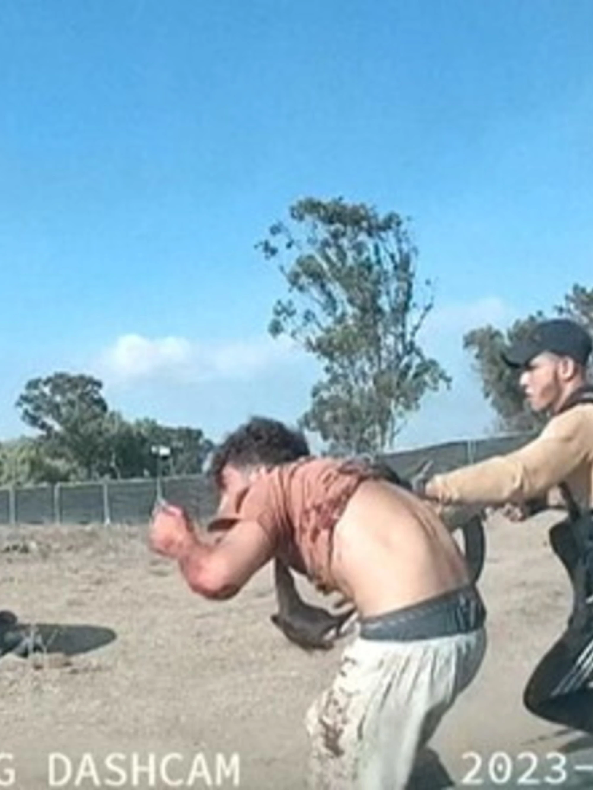 Siamo alla follia: per il film sul 7 ottobre bisogna chiedere i diritti ad Hamas