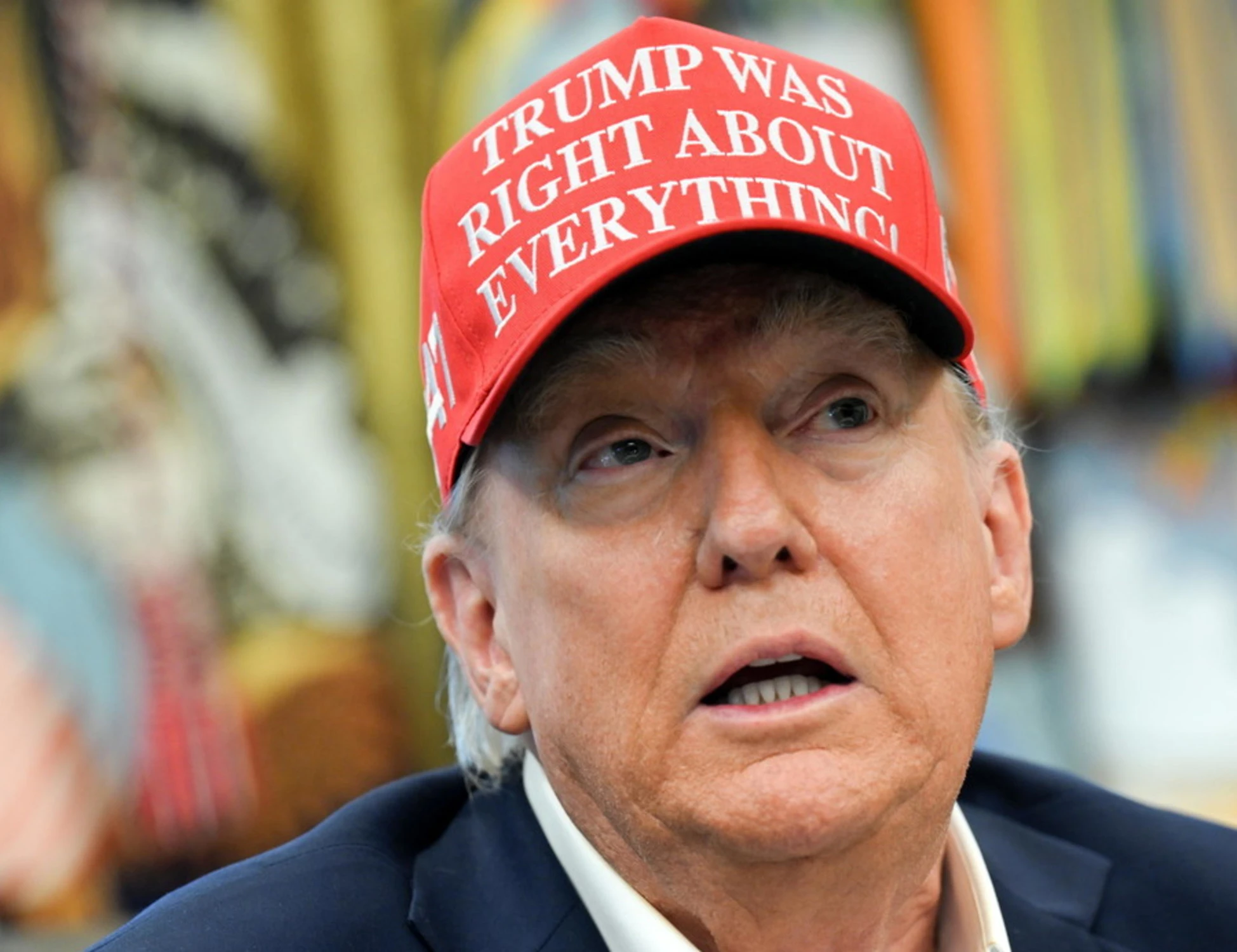 Trump sente Putin e attacca Zelensky: "Il più grande venditore del mondo"