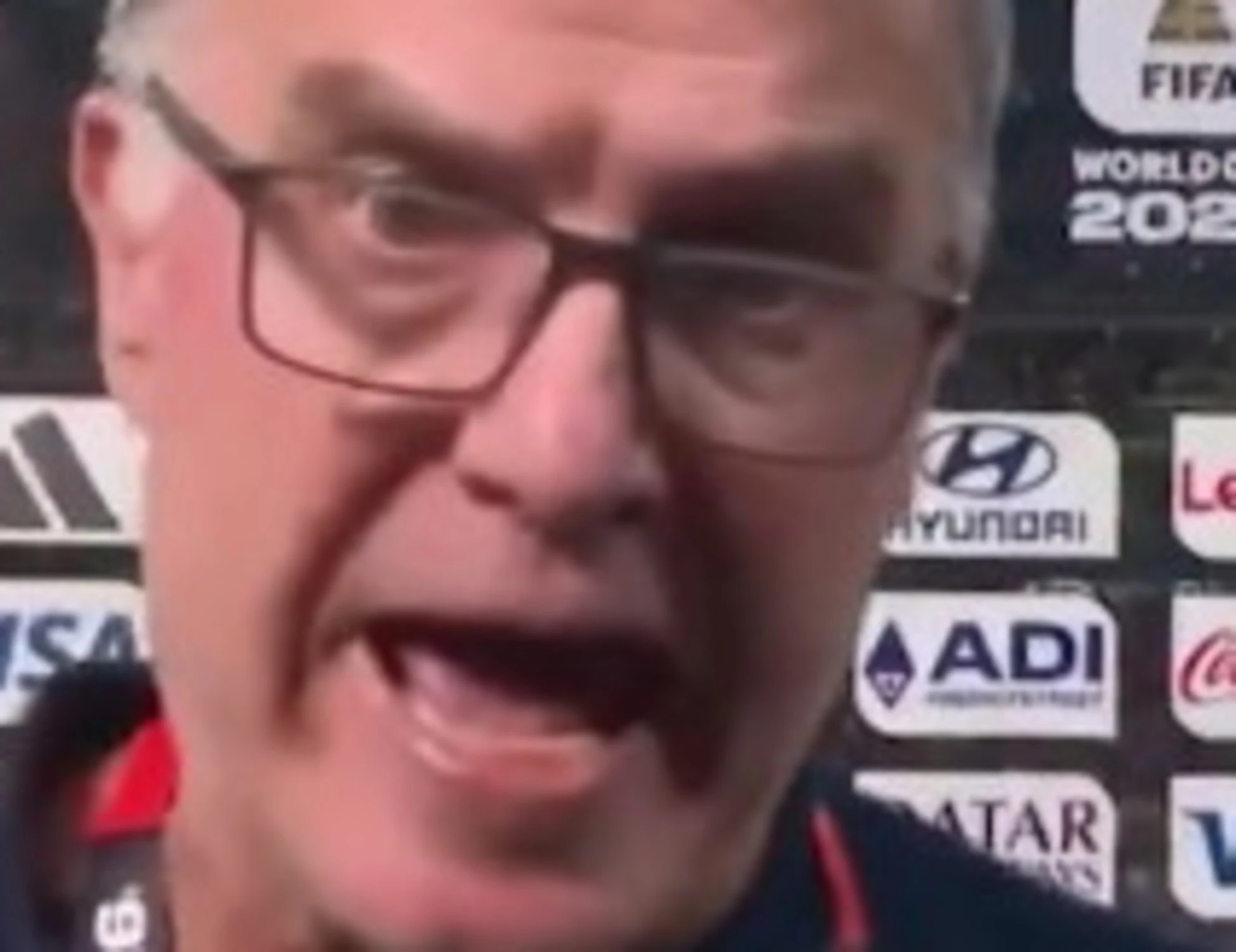 Mondiali 2026, Bielsa sbotta con la giornalista: "Falla partire subito!"