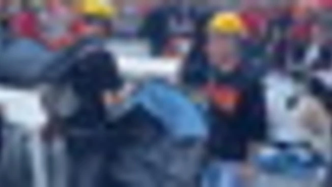 Ex Ilva, a Genova operai montano tende davanti alla prefettura