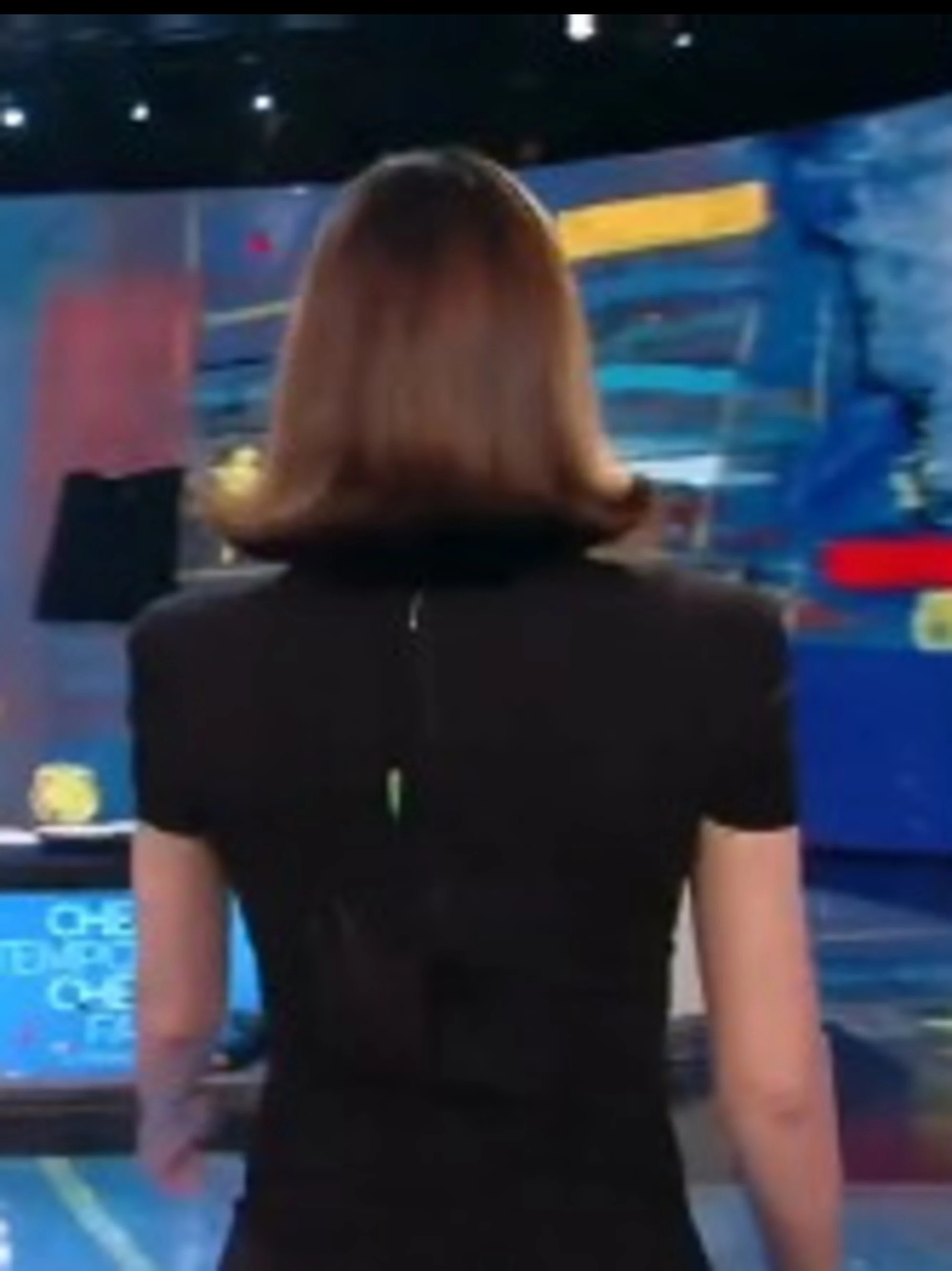 Che Tempo Che Fa, Belen Rodriguez choc: spacco inguinale, entra così