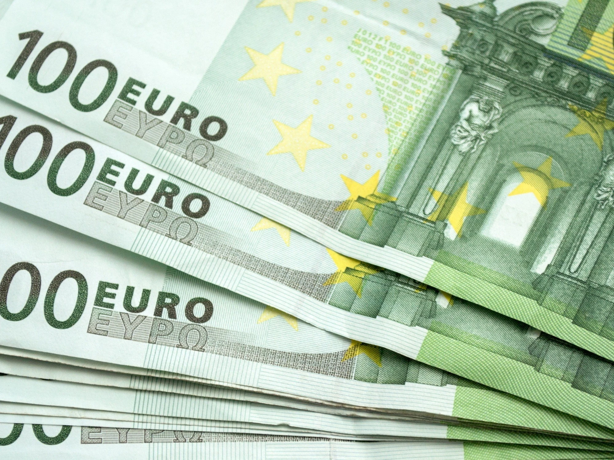 Agenzia delle Entrate: stop ai contanti per pagare il Fisco. Siete d'accordo?
