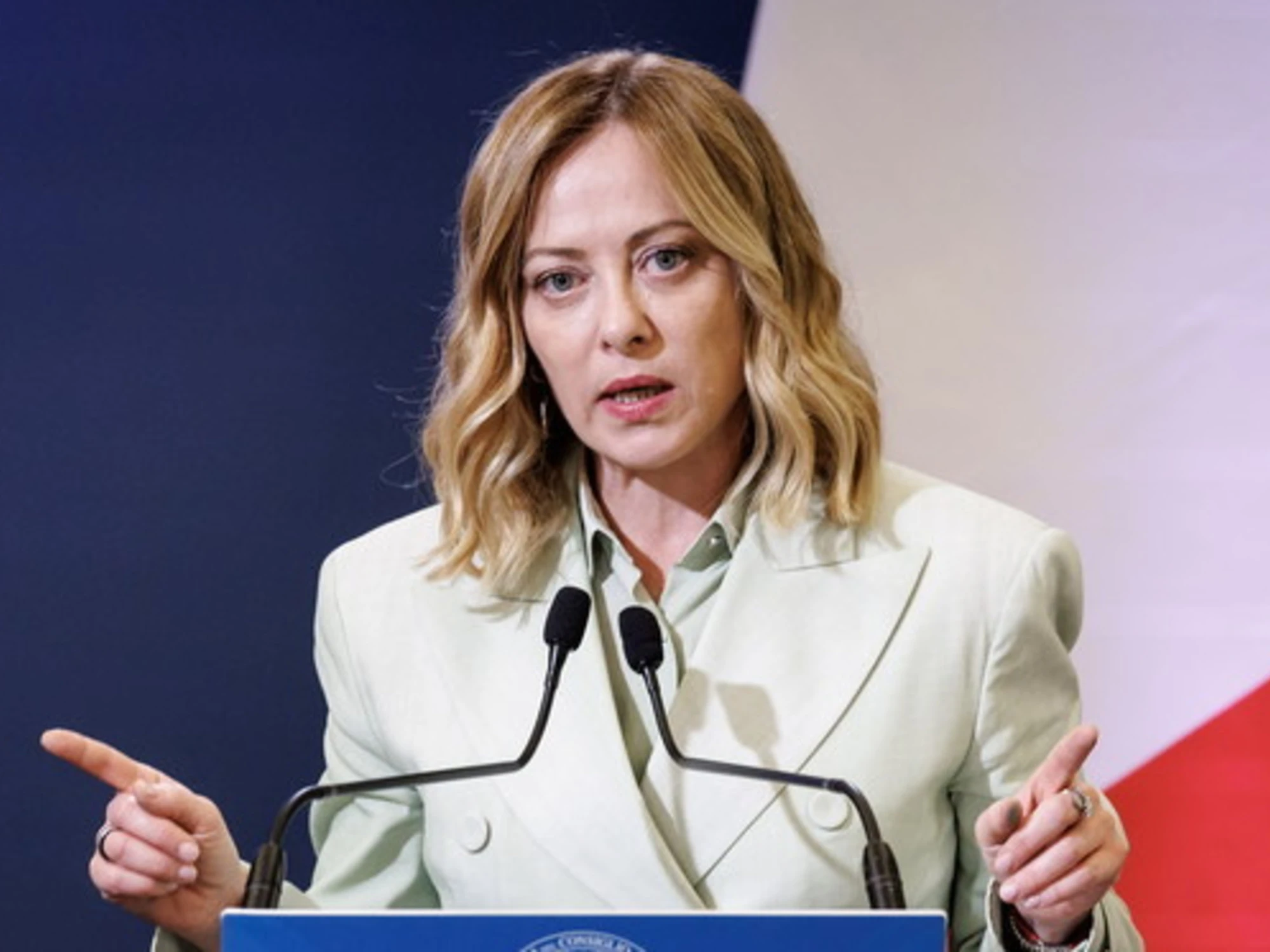 La Ue è assente, Meloni organizza l’intesa a quattro