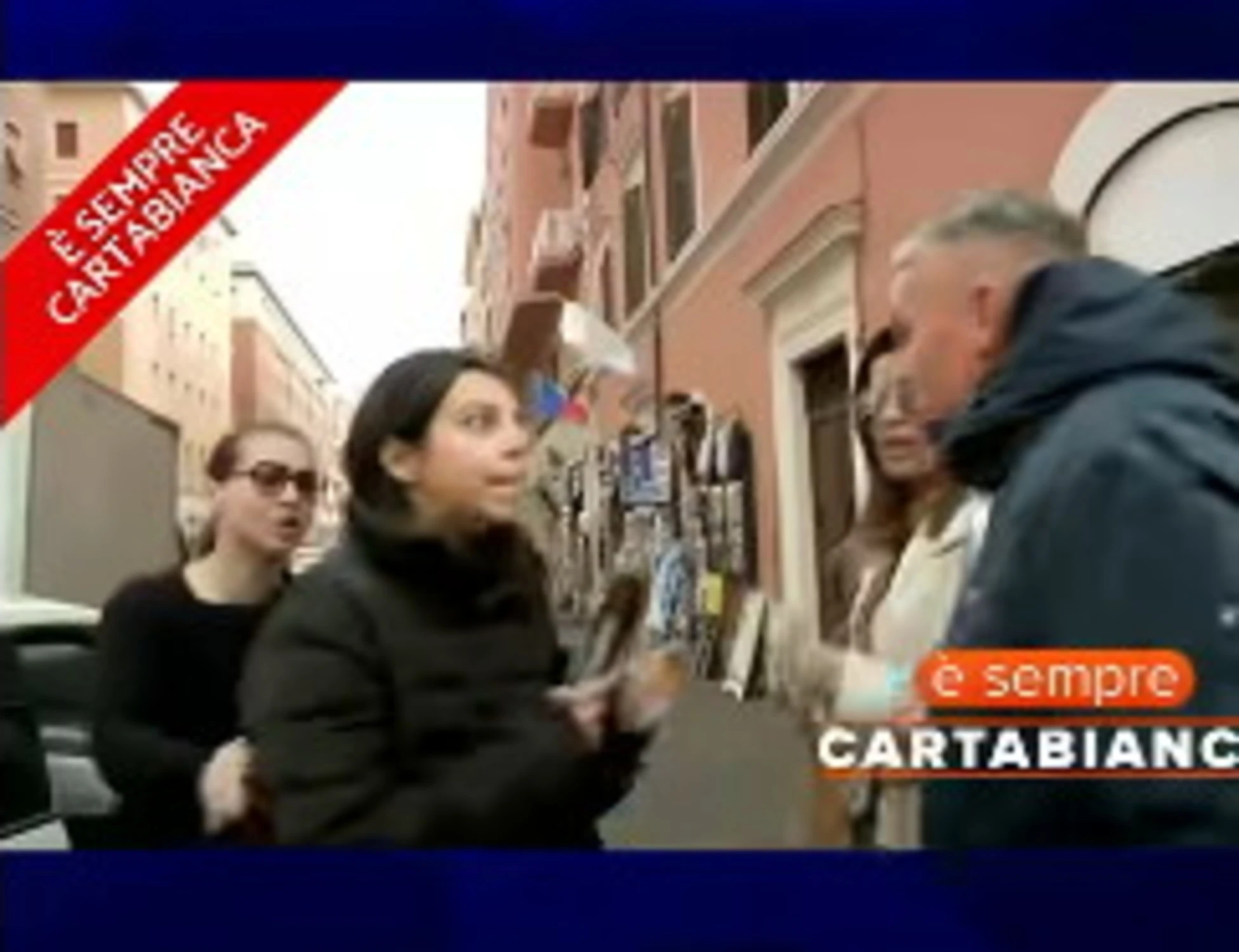 Claudia Conte, con gli inviati di "È sempre cartabianca" finisce male: caos in strada