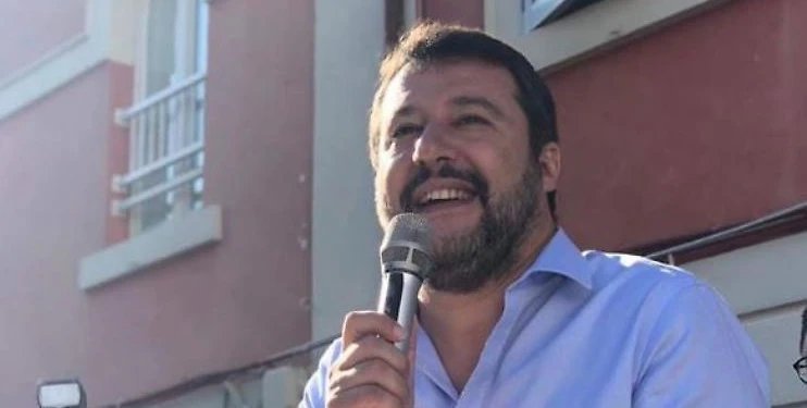 Matteo Salvini, operazione "spallata al governo": i dieci senatori M5s pronti a passare alla Lega