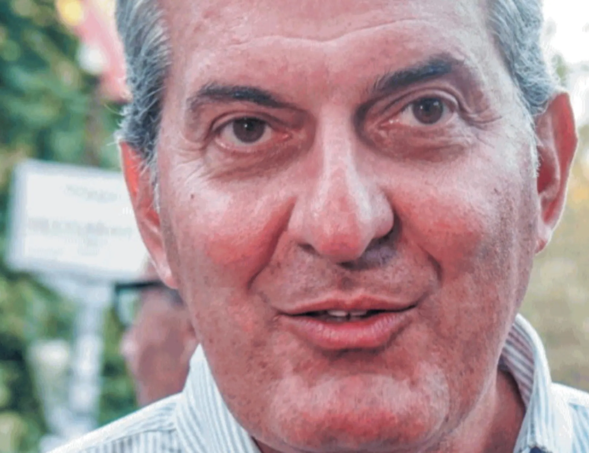 Leggi l'articolo: "Loro...". Calabresi attaccato da sinistra: che imbarazzo