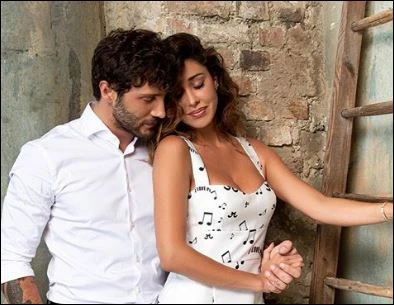 Belen Rodriguez, la dolce dedica per Stefano De Martino durante Stasera tutto è possibile