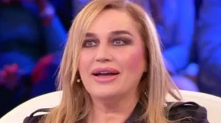 Lory Del Santo, confessione bollente su Donald Trump: "Gli uomini ti portano in una stanza da letto, lui invece..."