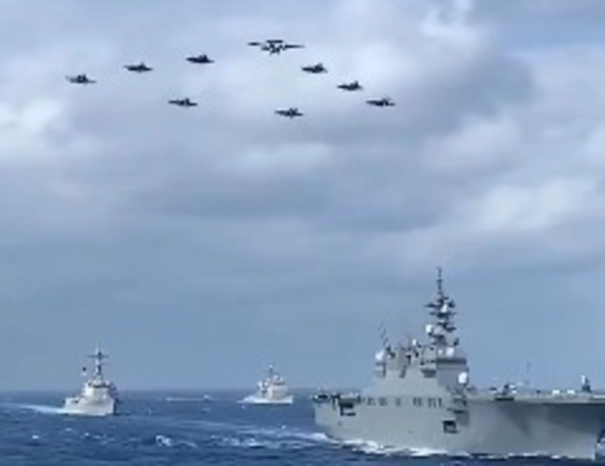 Iran, la guerra nel Golfo in diretta. Hormuz, via al blocco navale Usa: "8 petroliere costrette a cambiare rotta"