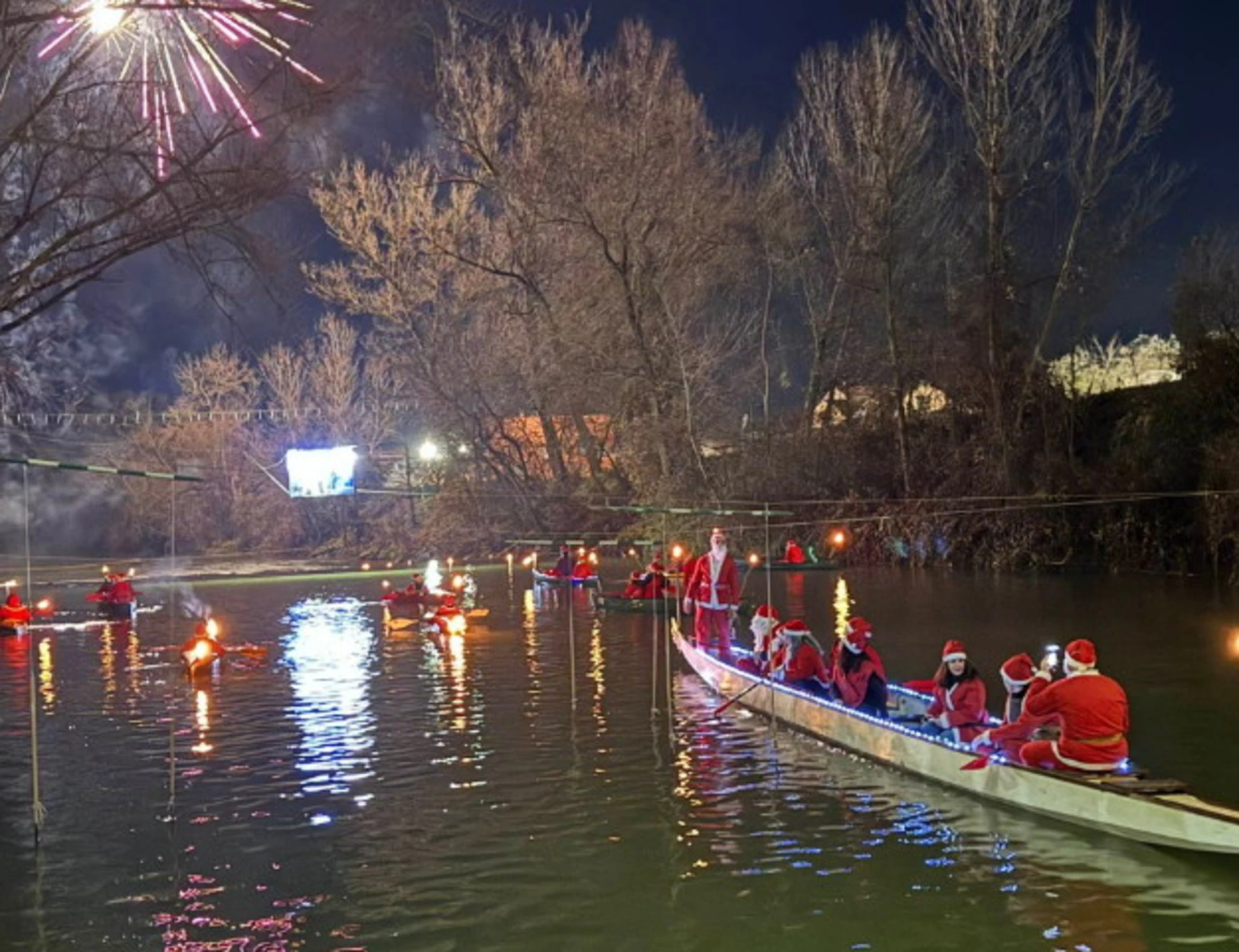 Città di Castello, 30 Babbo Natale in canoa fra le sponde del fiume Tevere