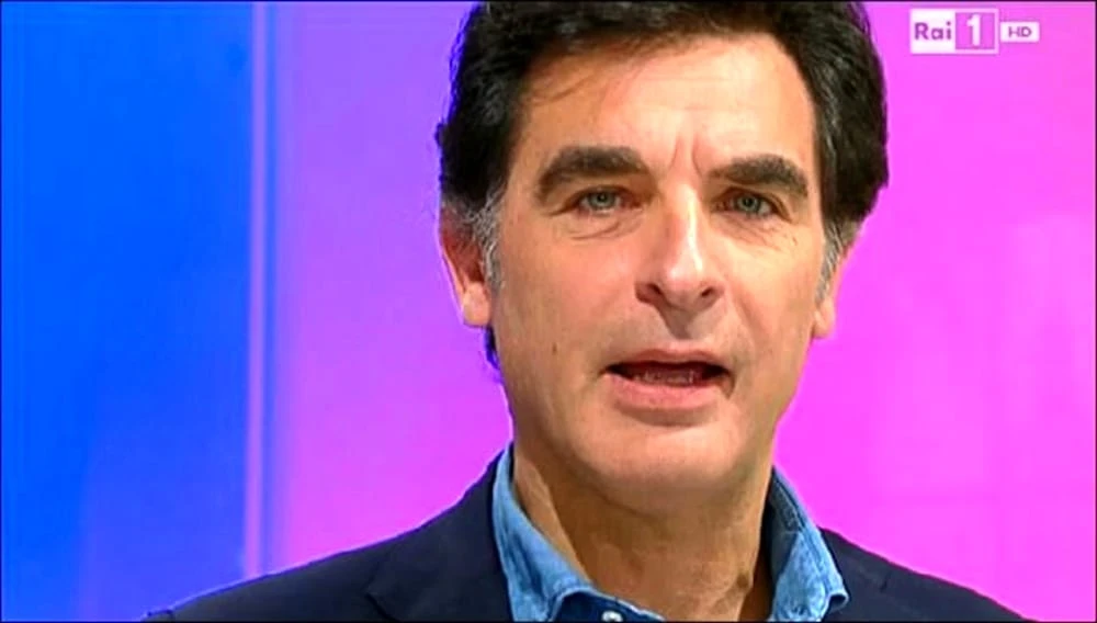 Vita in diretta, Tiberio Timperi strappa l'applauso della Fialdini e del pubblico: "Un premio speciale"