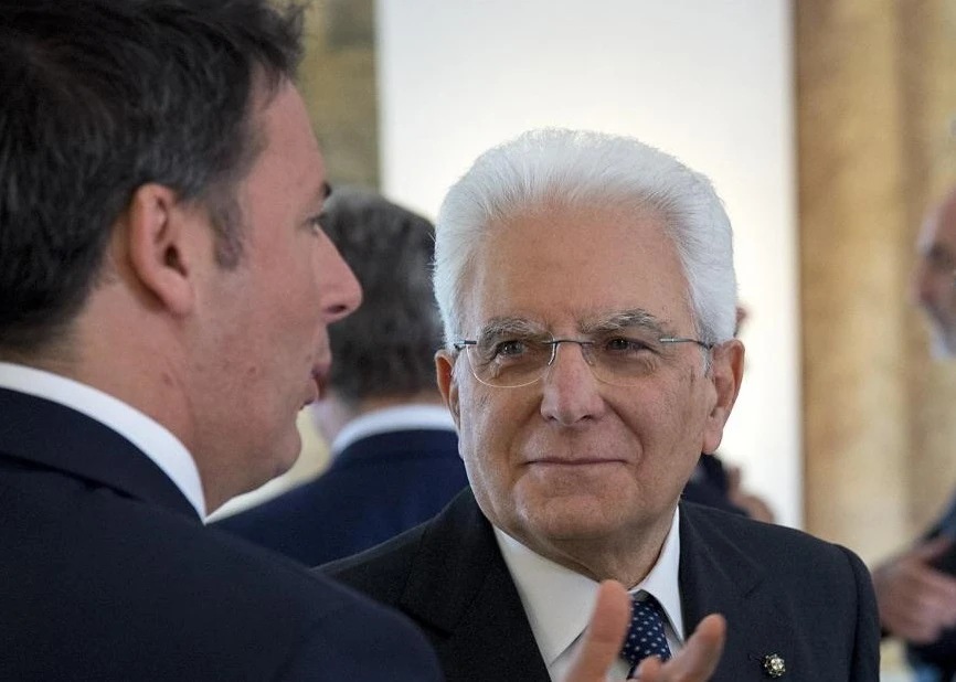 Renzi fregato dopo il voto. Il retroscena dell'ex segretario: Mattarella e il governo M5S-Pd-Grasso