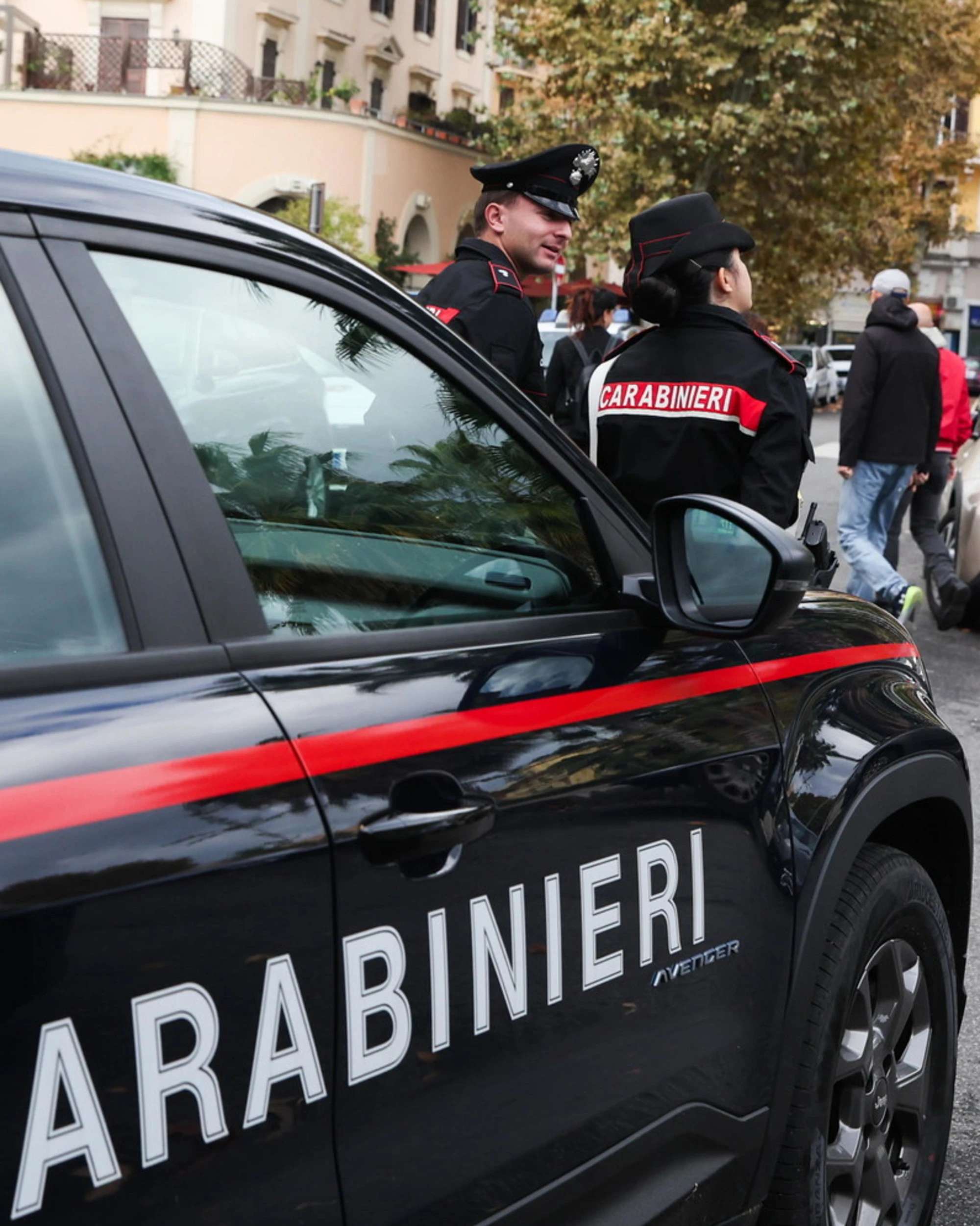Roma, sassate contro i passanti: fermato un nigeriano con decreto di espulsione