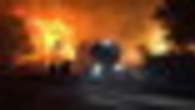 Spagna, impressionanti immagini da un incendio a Ovest di Madrid