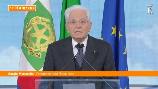 Scuola, Mattarella "Giovani crescano tenendo insieme conoscenza e umanità"