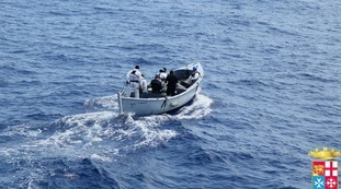 Immigrazione, il mondo rosa del Pd e la realtà color sangue