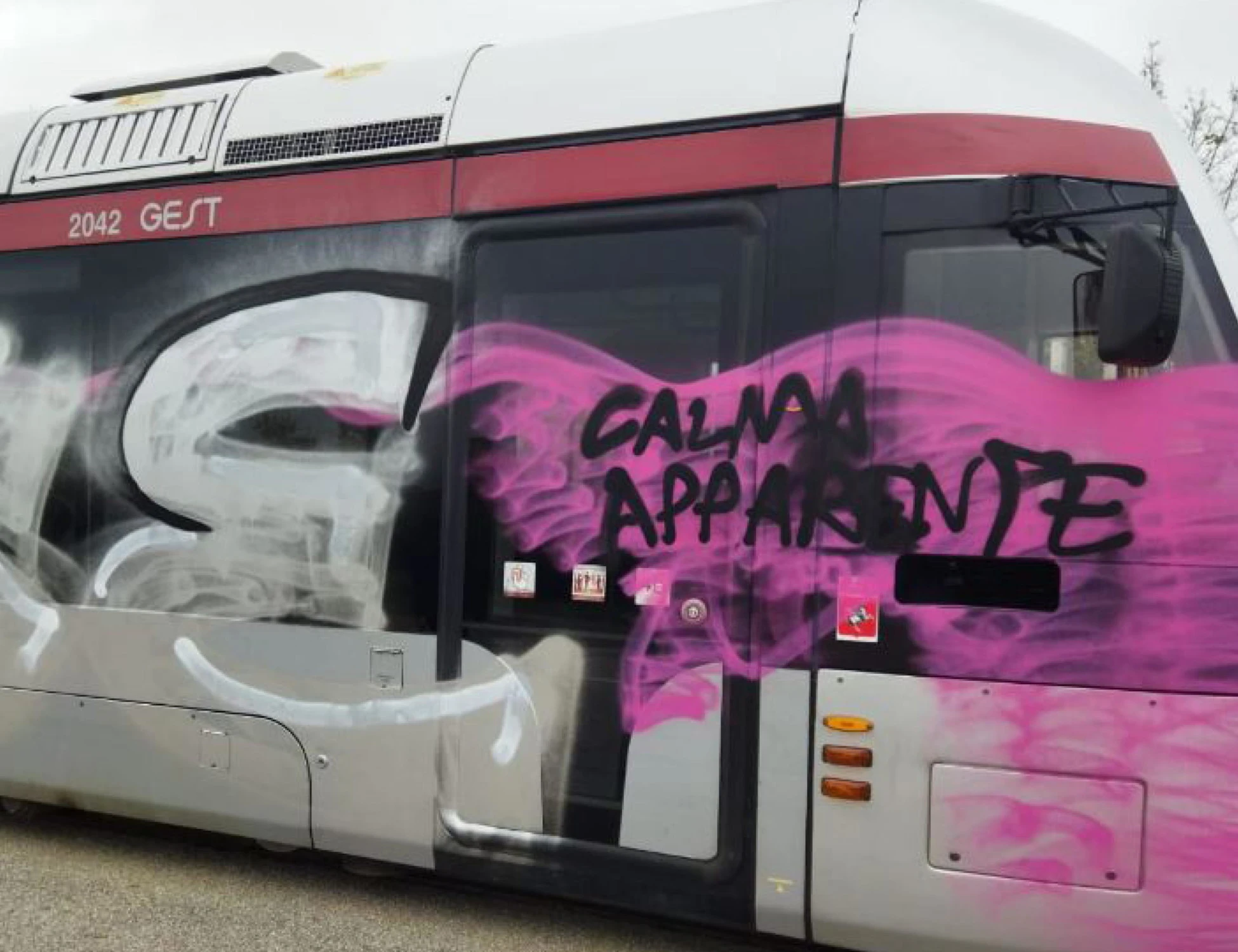 Firenze, 17enne si addormenta sul tram. Il marocchino sale, lo prende in spalla e lo stupra