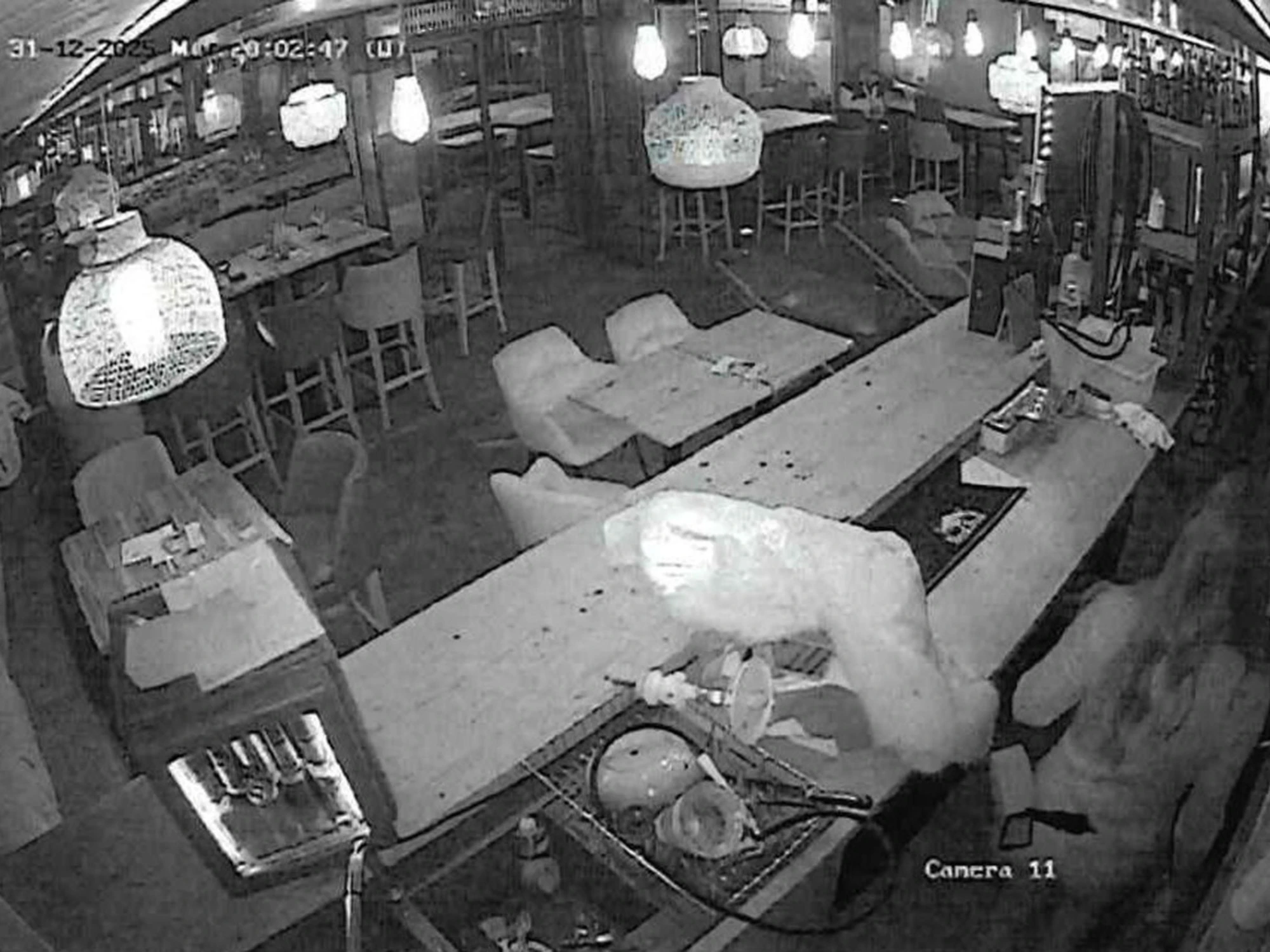 Crans-Montana, "mandateci anche le vostre di fatture": l'ultimo insulto della Svizzera all'Italia