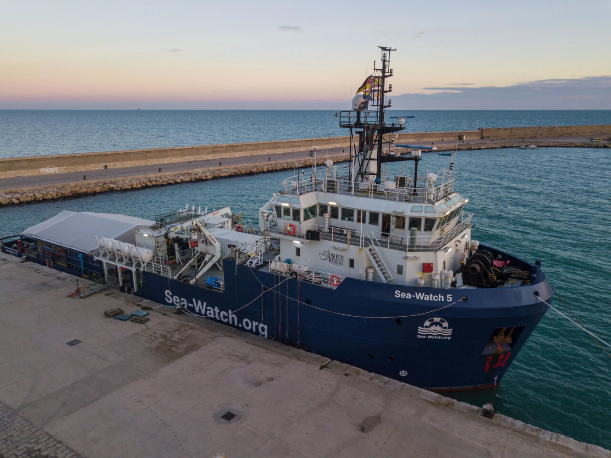 Sea Watch, la sparata contro l'Italia: "Indagate su di noi e chi paga per la neonata morta?"