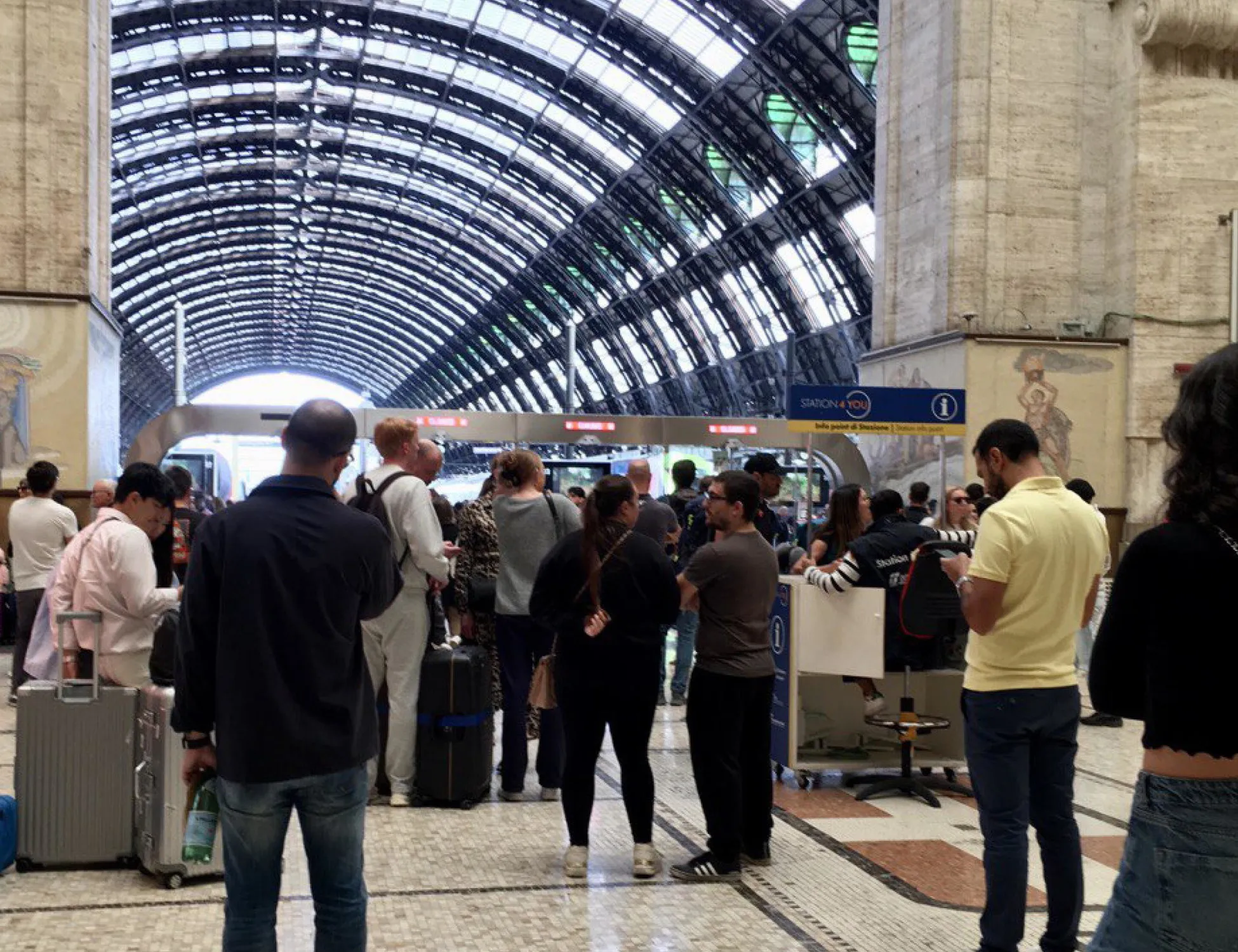 Leggi l'articolo: Aggredisce ebrei in stazione: chi finisce in manette