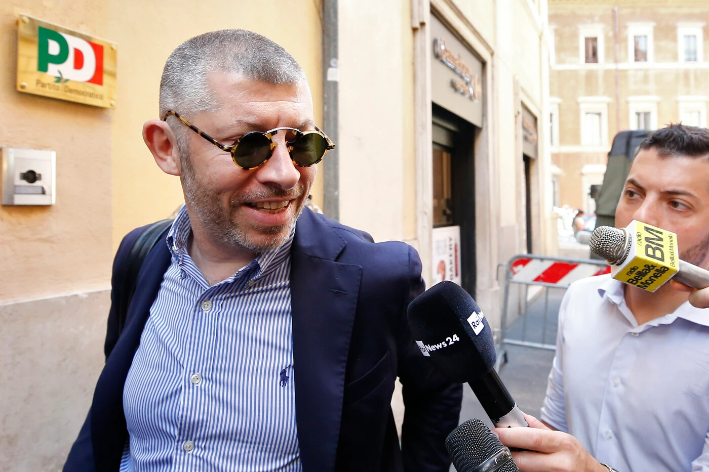 Trieste, Storace contro il Pd Scalfarotto: "Quanti minuti ci metterà ad andare dai due assassini in carcere?"